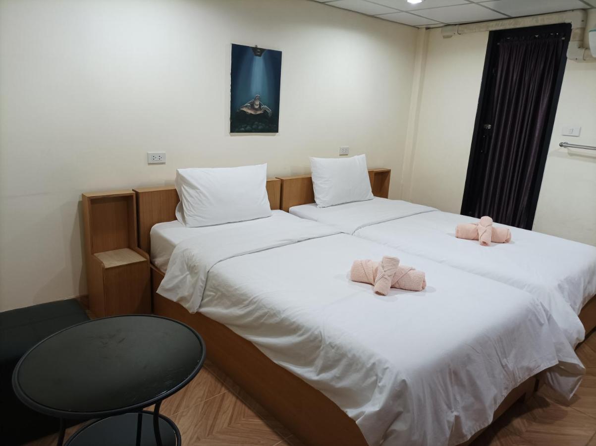 Double D Rooms & Cafe Bangkok Zewnętrze zdjęcie