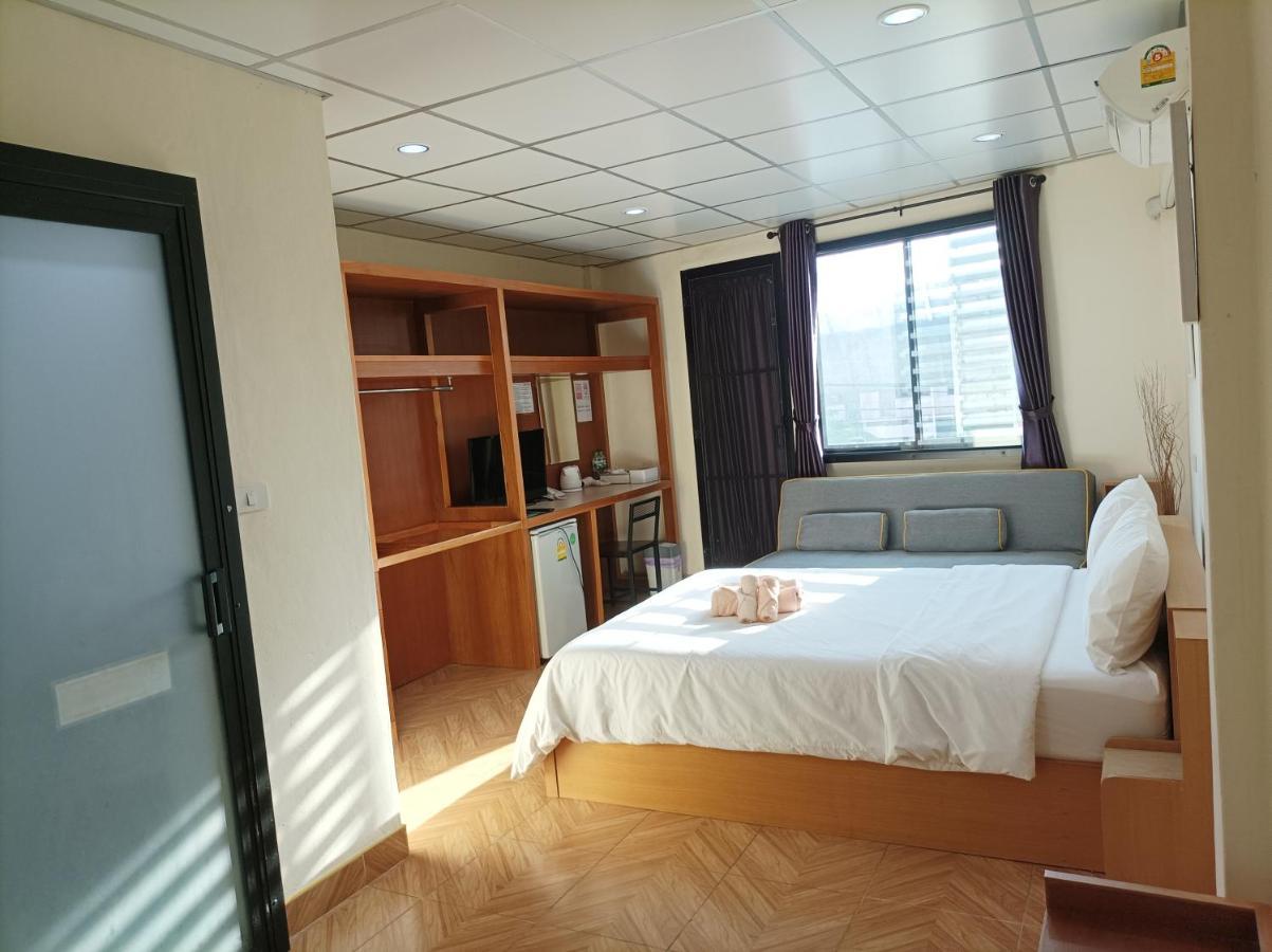 Double D Rooms & Cafe Bangkok Zewnętrze zdjęcie