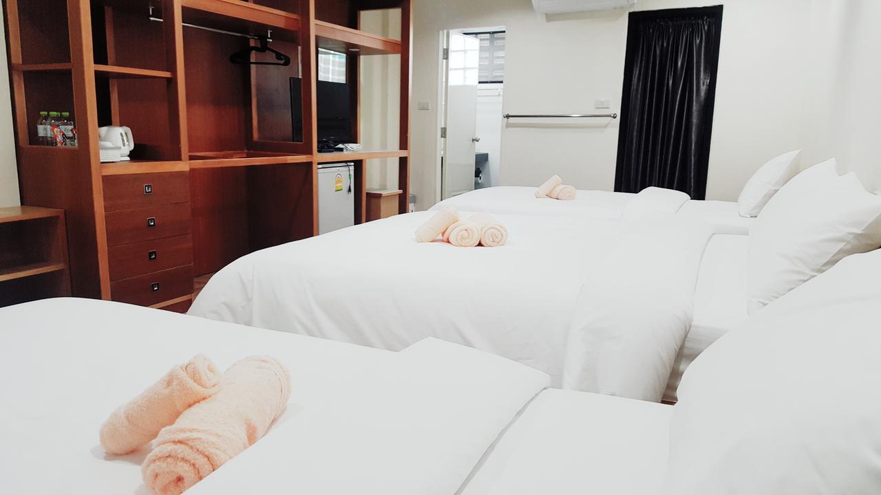 Double D Rooms & Cafe Bangkok Zewnętrze zdjęcie
