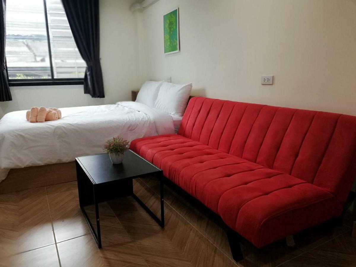 Double D Rooms & Cafe Bangkok Zewnętrze zdjęcie